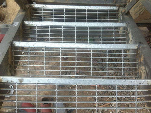 鋼梯踏步板 鋼梯踏步板