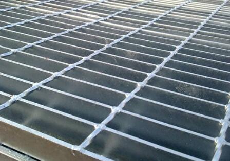 格柵板的優(yōu)勢以及用途 生活中發(fā)揮著巨大的使用價值